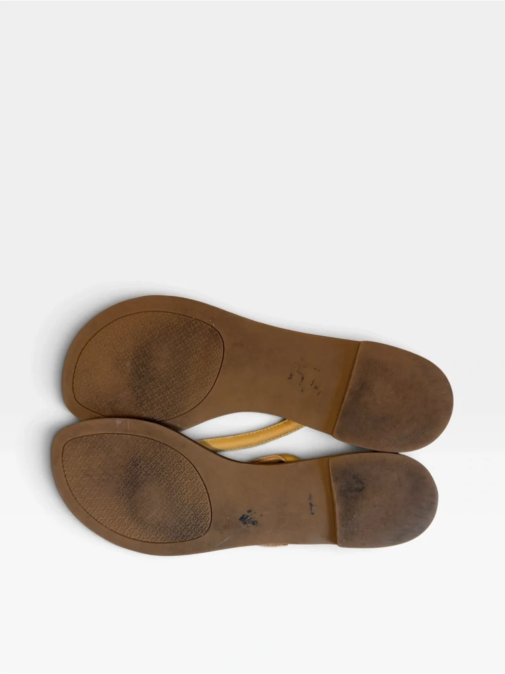 Tory Burch light Leather Thong Sandals GUC size 7